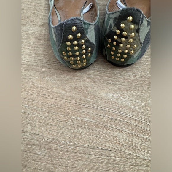 Mossimo supply camo studded flats size 9 - Picture 4 of 6